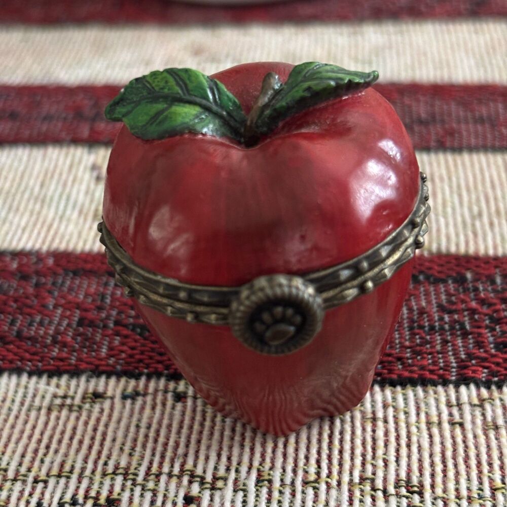 Boyds Bears Apple Limoges Style Trinket Box You're the Apple of My Pie 26/3812